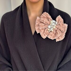 NWT Pink Bow Pin or Clip